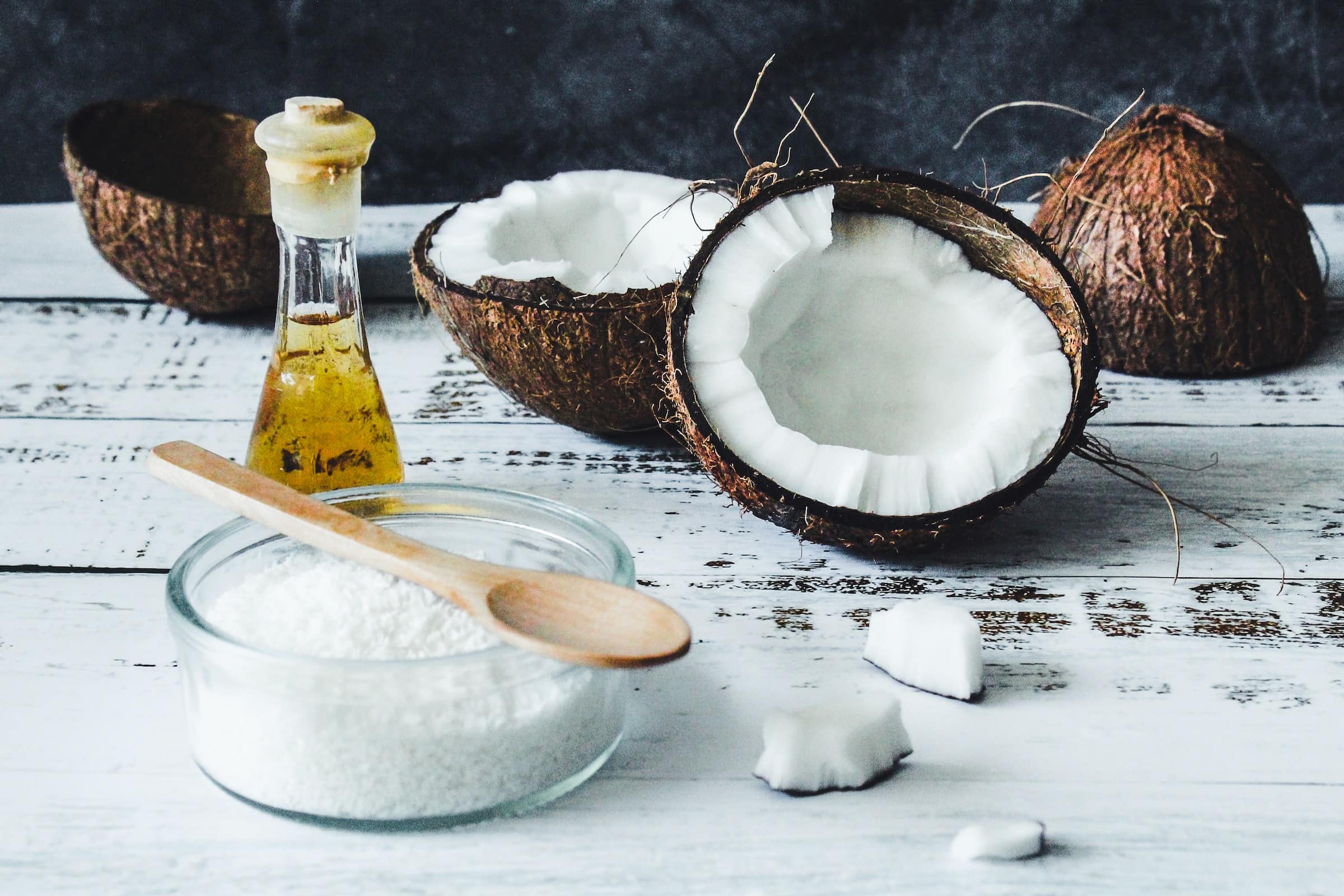 Comment utiliser l’huile de coco dans sa routine beauté ?